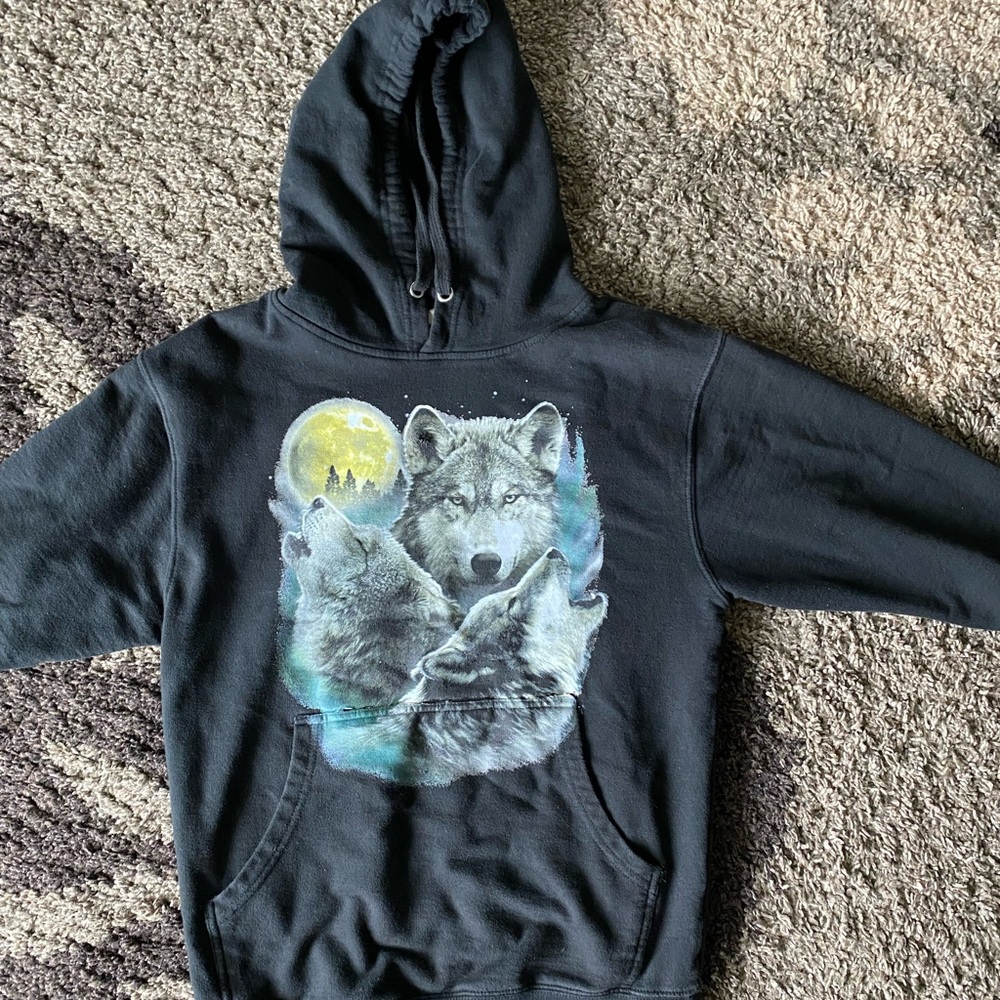 Black Hoodie with Wolf Print